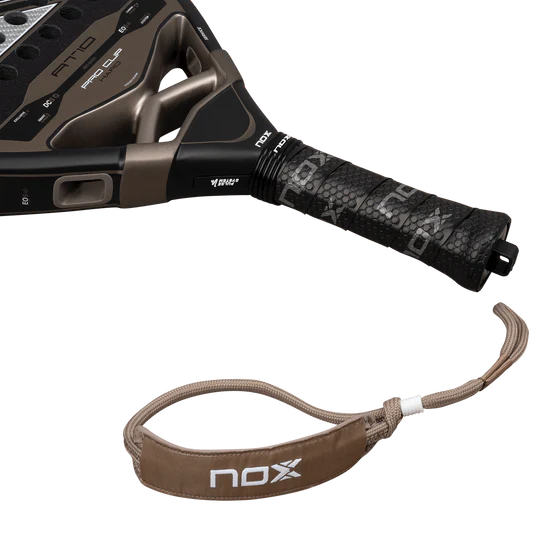 PALA NOX AT10 PRO CUP HARD 2026